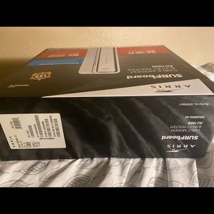 Arris Surfboard CABLE MODEM & WI-FI ROUTER AC 1900